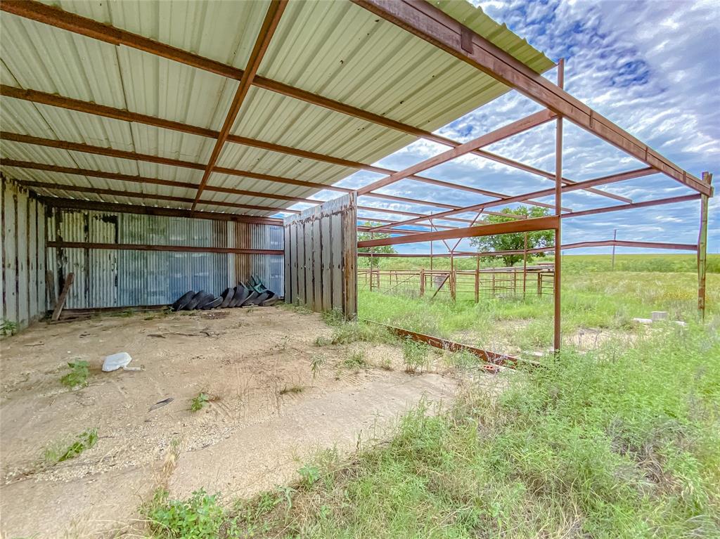 510 Hamby Road Clyde, TX 79510 - Photo 34 of 34 Barn