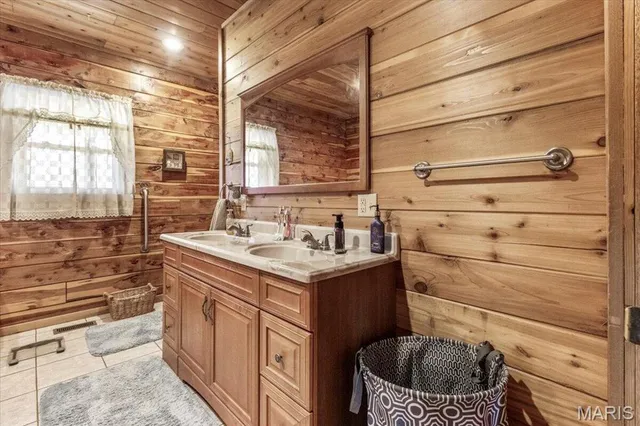 $480,000 | 7745 Murr Road, Graff, MO 65660