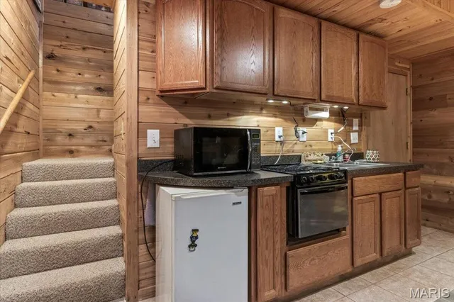 $480,000 | 7745 Murr Road, Graff, MO 65660