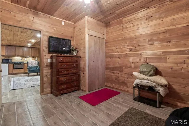 $480,000 | 7745 Murr Road, Graff, MO 65660