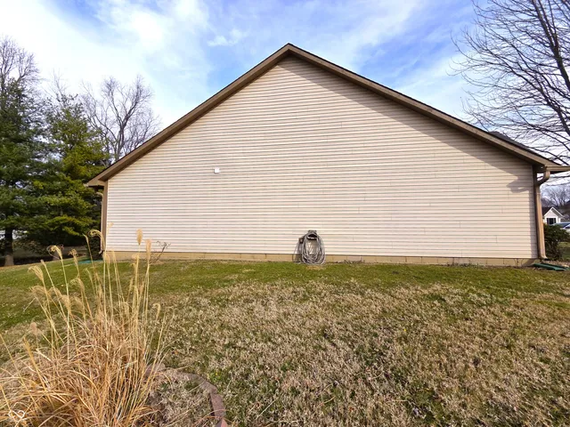 $289,000 | 938 Eagle Brook Circle, Shelbyville, IN 46176