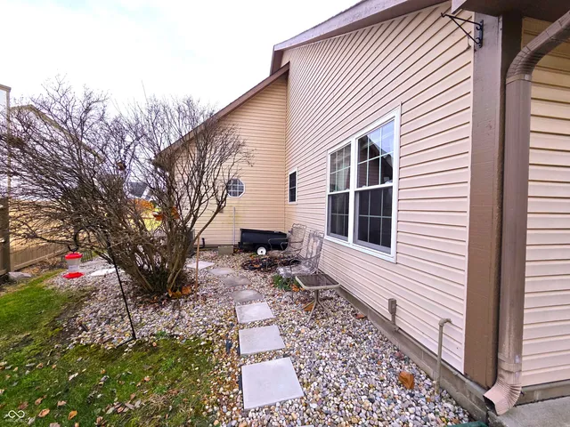 $289,000 | 938 Eagle Brook Circle, Shelbyville, IN 46176