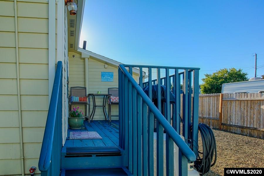 1436 Southwest 10th Street Dallas, OR 97338 - Photo 33 of 37 Gallery Image 33