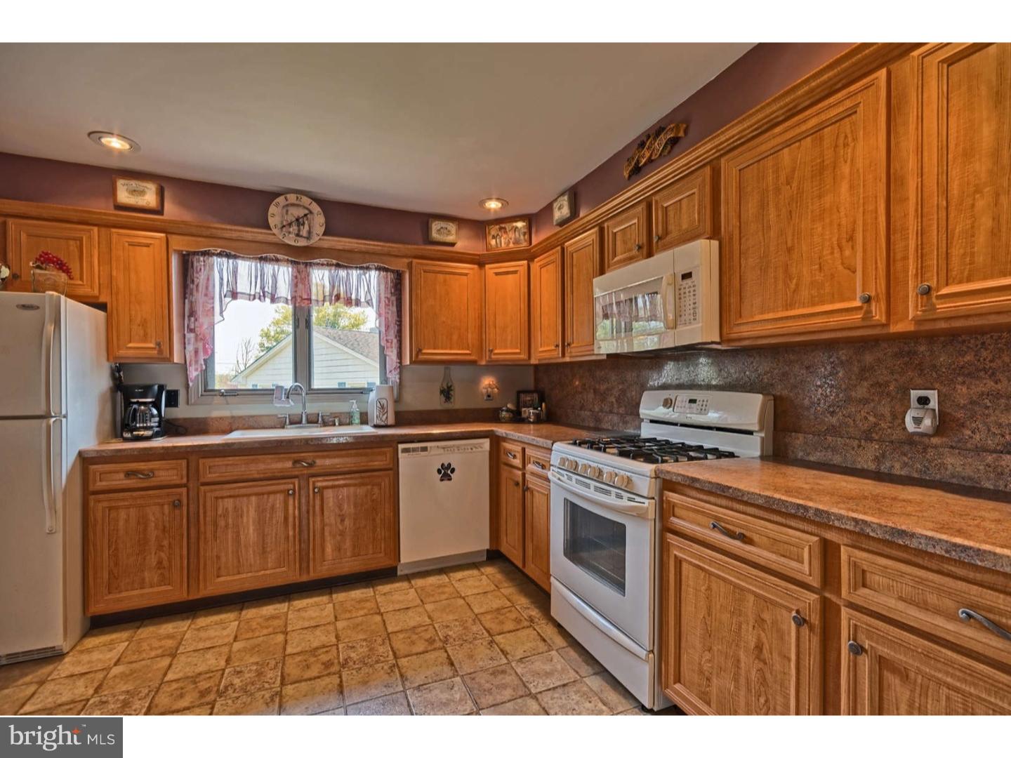 229 Tomlin Road Gibbstown, NJ 08027 - Photo 5 of 22