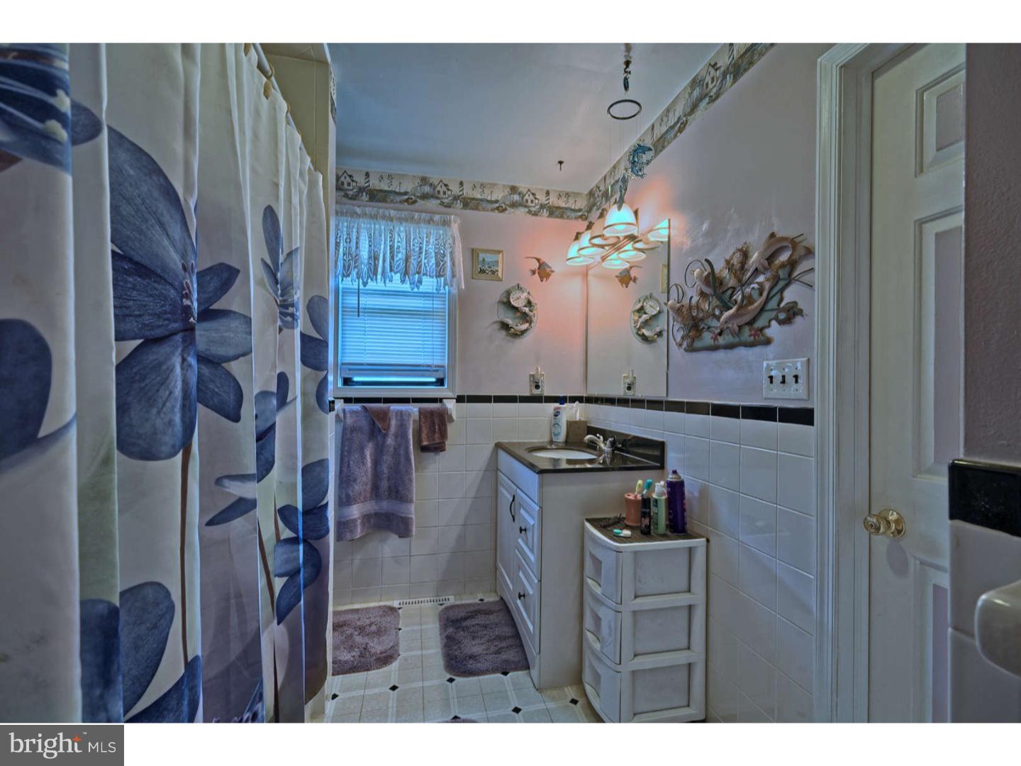229 Tomlin Road Gibbstown, NJ 08027 - Photo 9 of 22