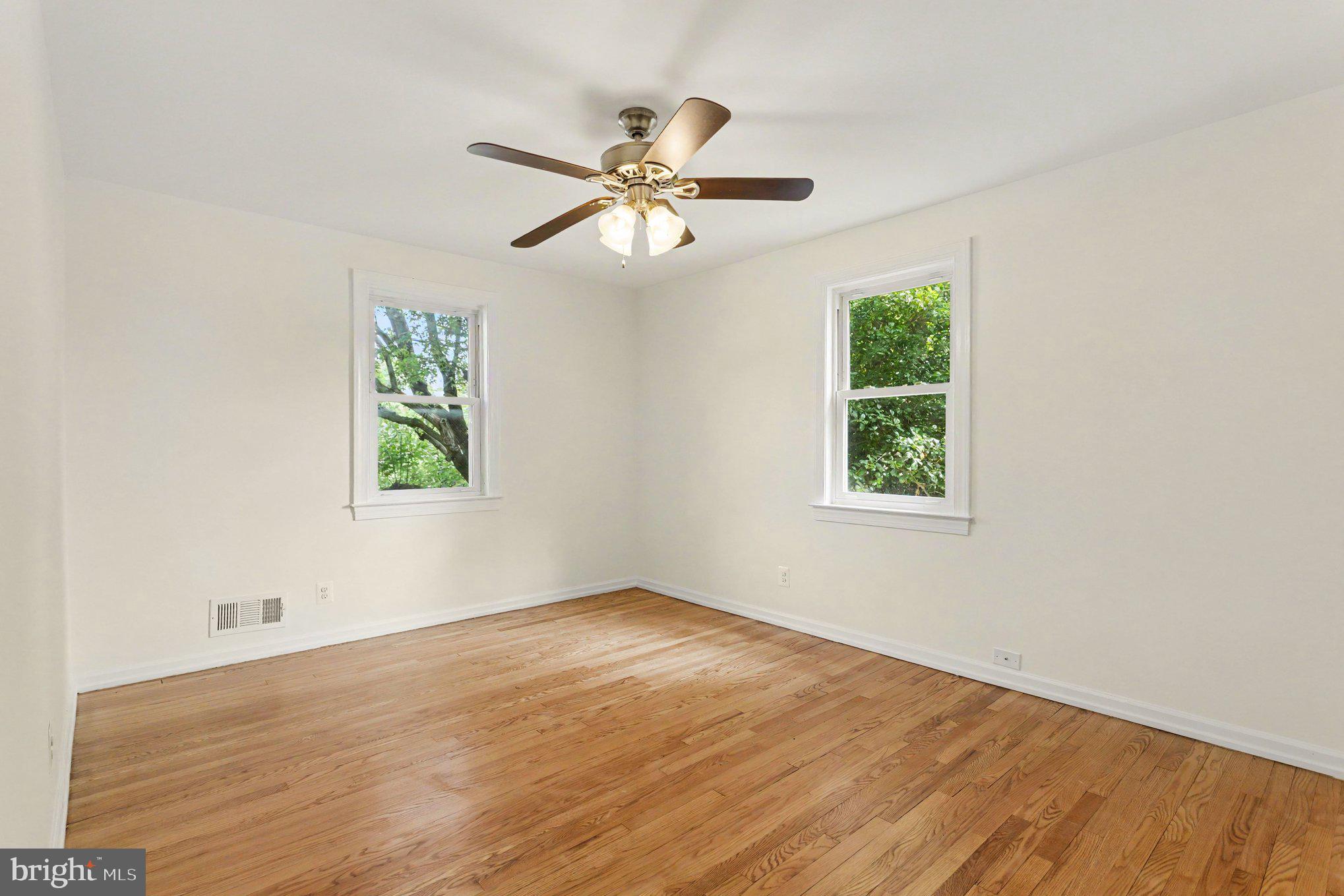 6609 Frederick Road Baltimore, MD 21228 - Photo 14 of 27 Gallery Image 14