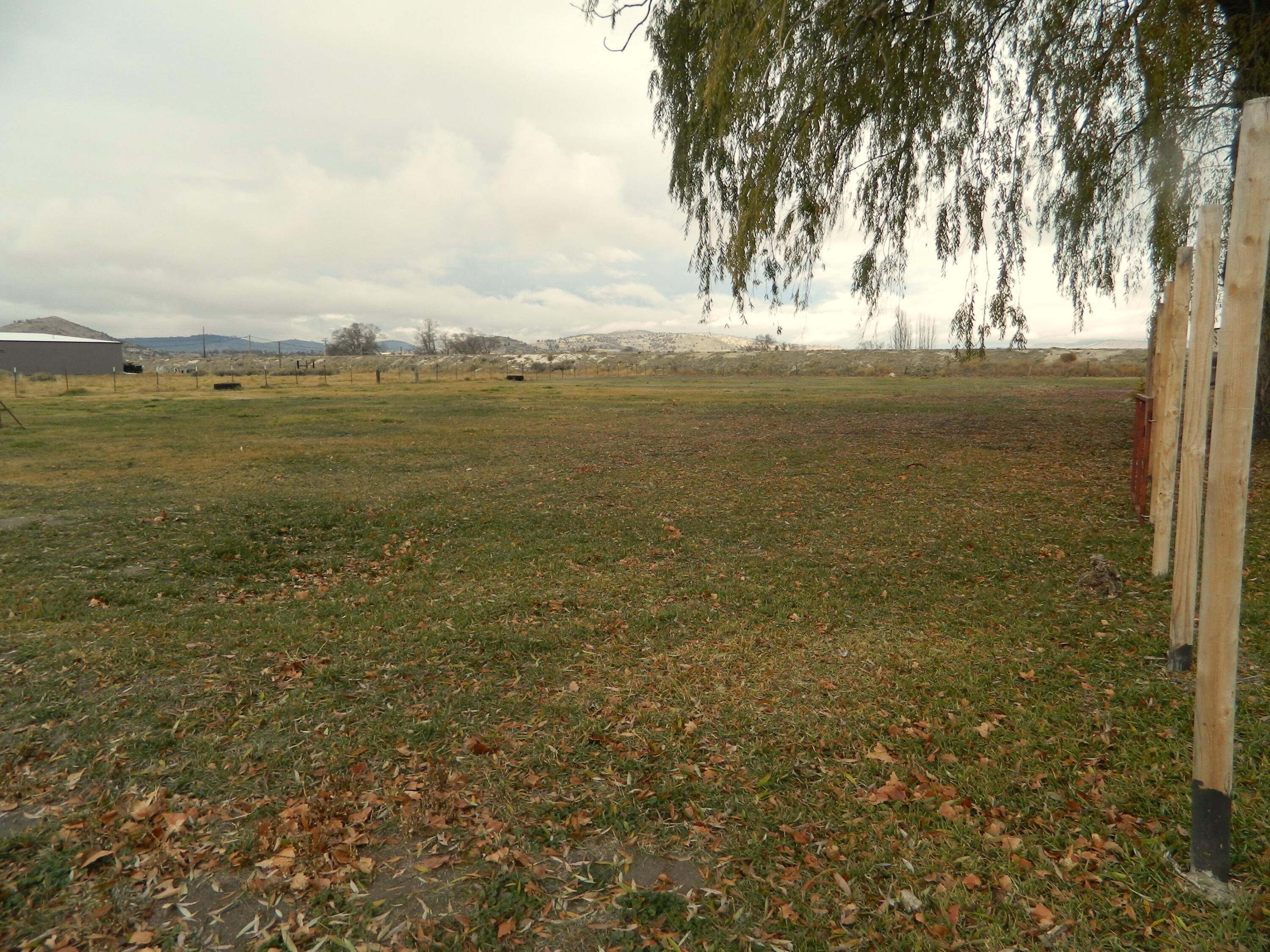 1267 Joe Wright Road Klamath Falls, OR 97603 - Photo 3 of 21 DSCN2526