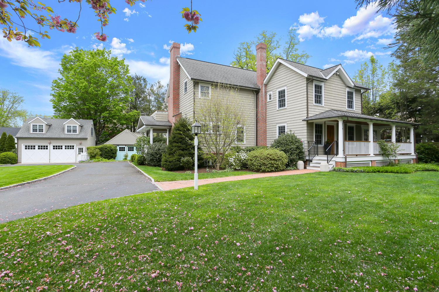 23 Palmer Terrace Riverside, CT 06878 - Photo 3 of 45 a view of a house with backyard and garden