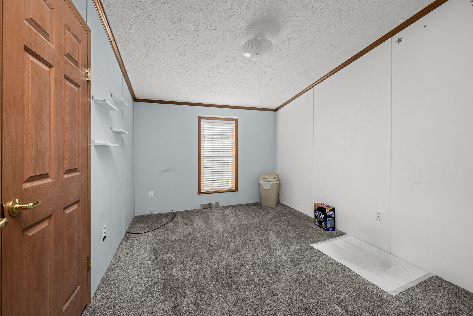 409 233rd Street Aledo, IL 61231 - Photo 27 of 30 a view of room and window