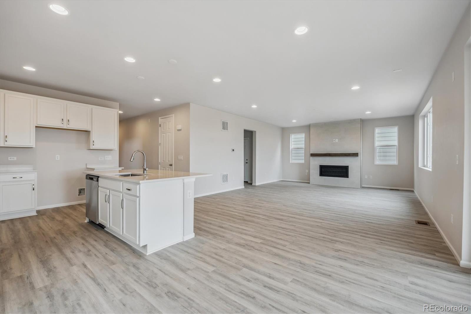 979 Rustling Street Windsor, CO 80550 - Photo 7 of 23 Gallery Image 7