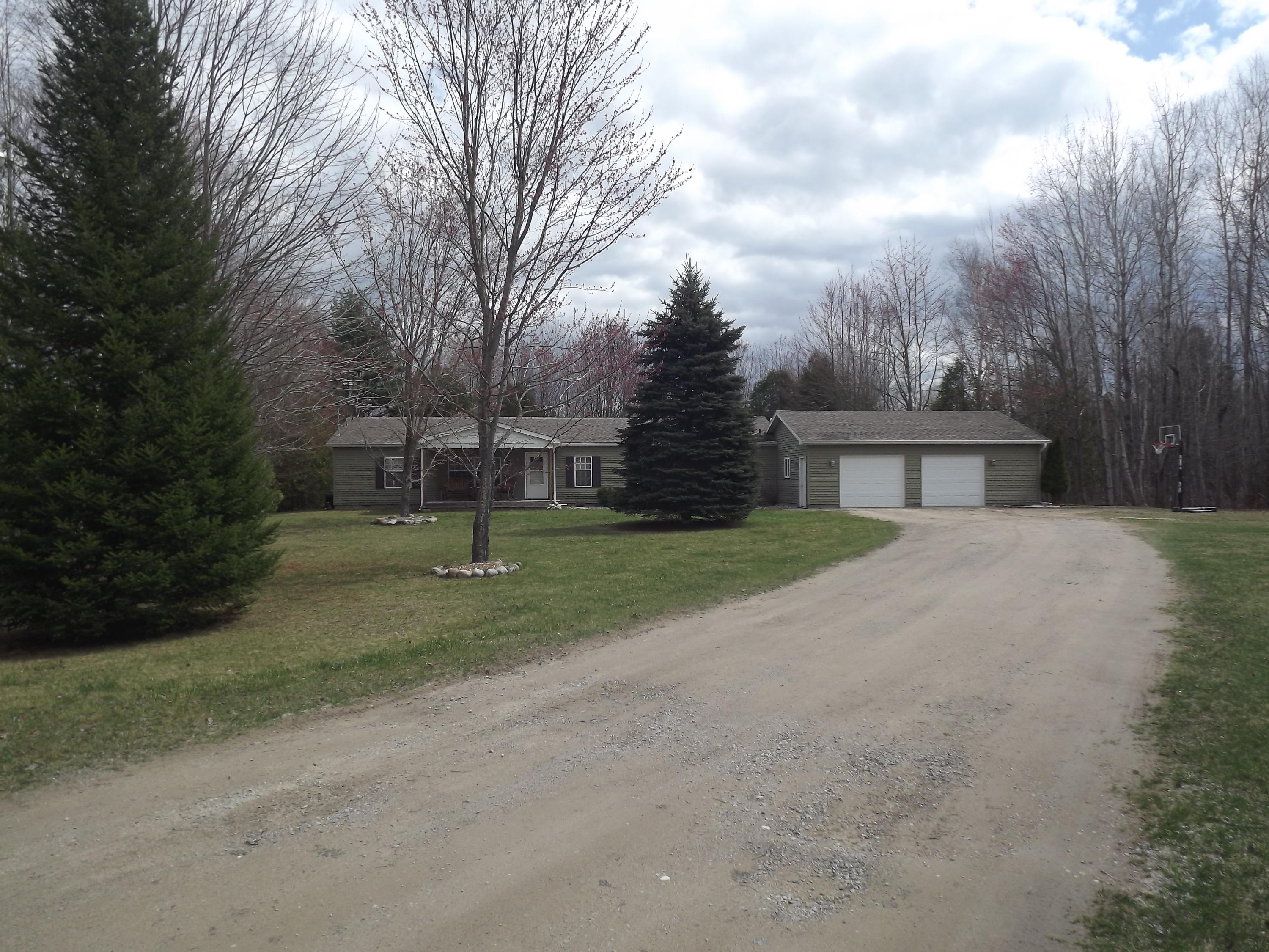 3281 West Birchwood Road Cheboygan, MI 49721 - Photo 1 of 66 Gallery Image 1