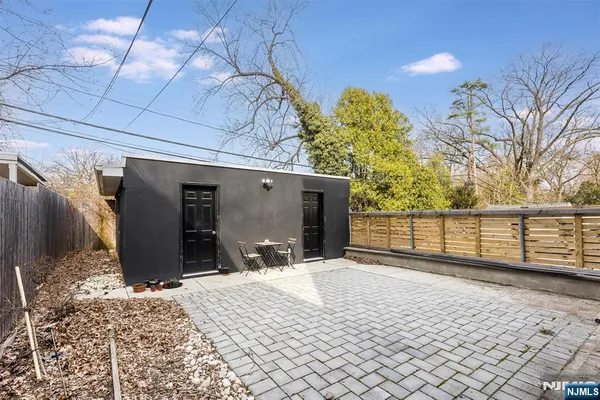 $2,900 | 43 Pleasant Way, Montclair, NJ 07042