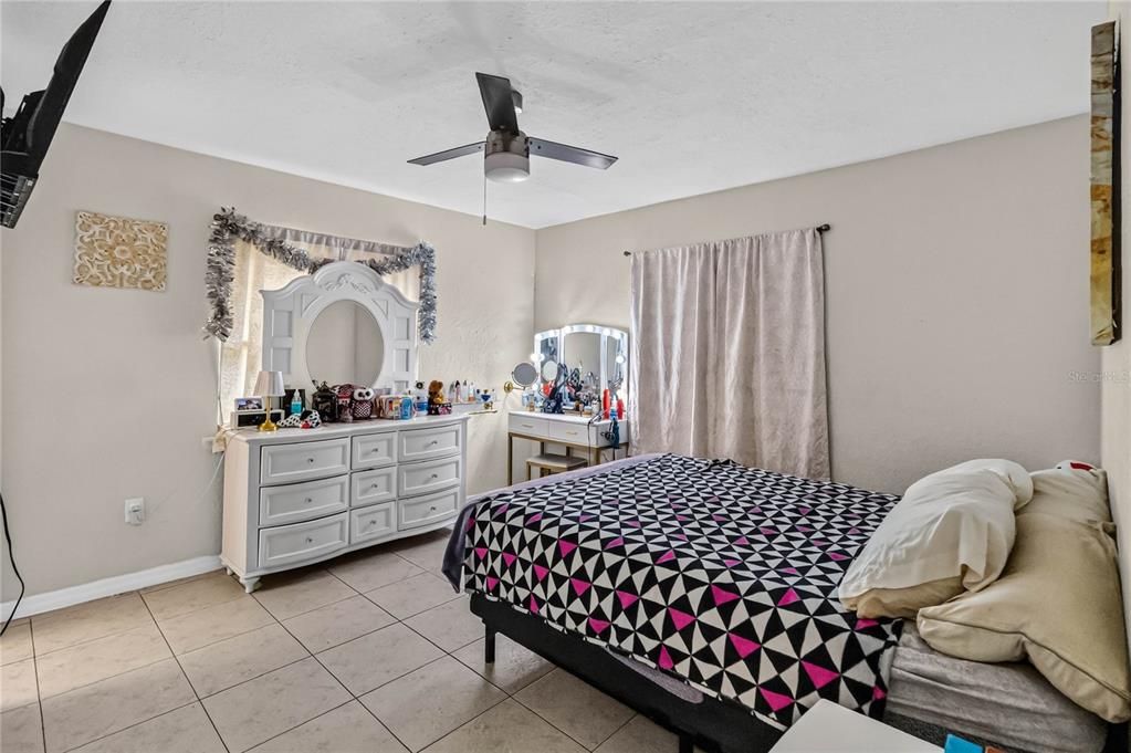 1408 Roger Babson Road Orlando, FL 32808 - Photo 7 of 29