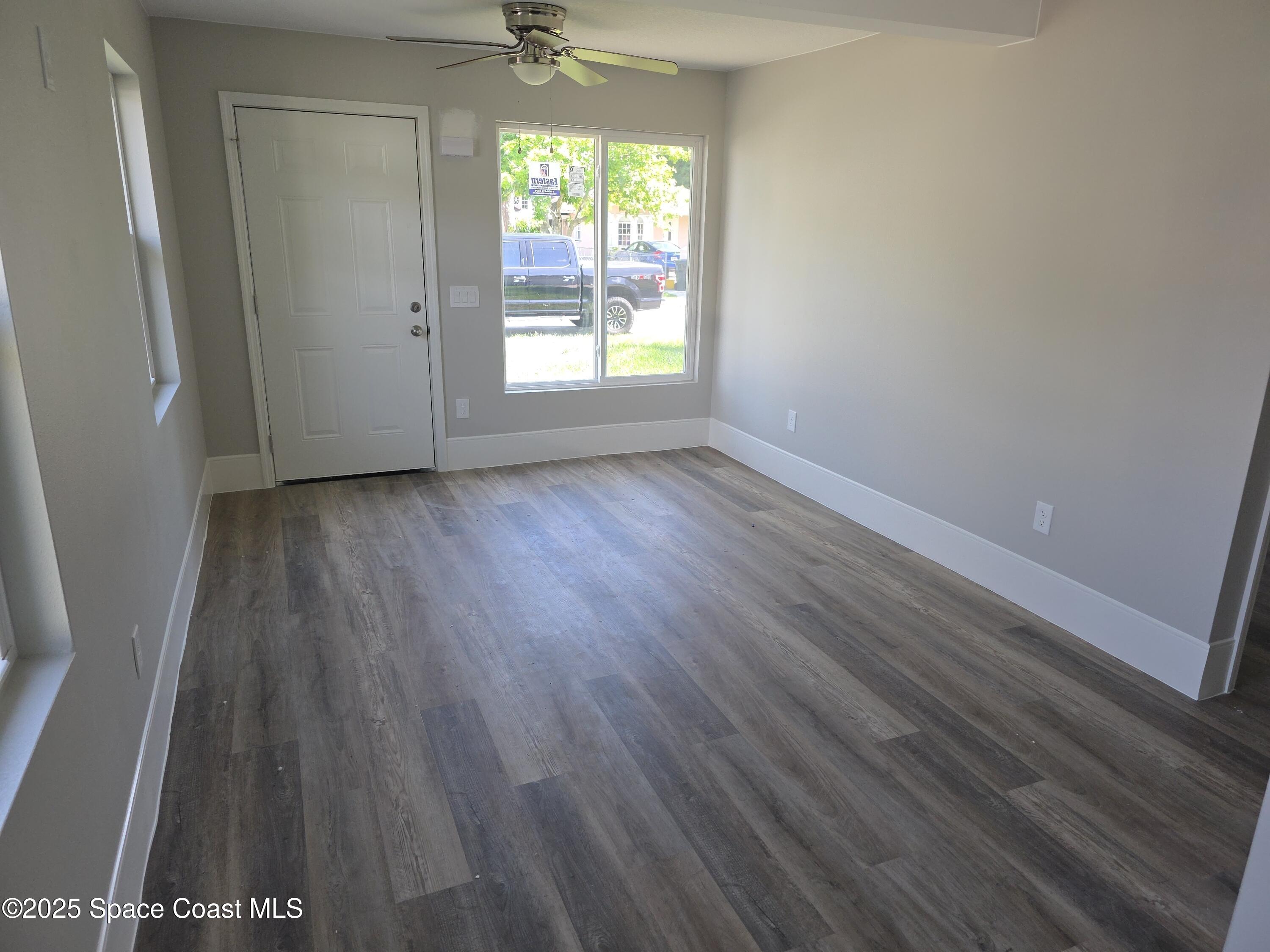 417 Dove Avenue Rockledge, FL 32955 - Photo 2 of 10 417 Dove living room
