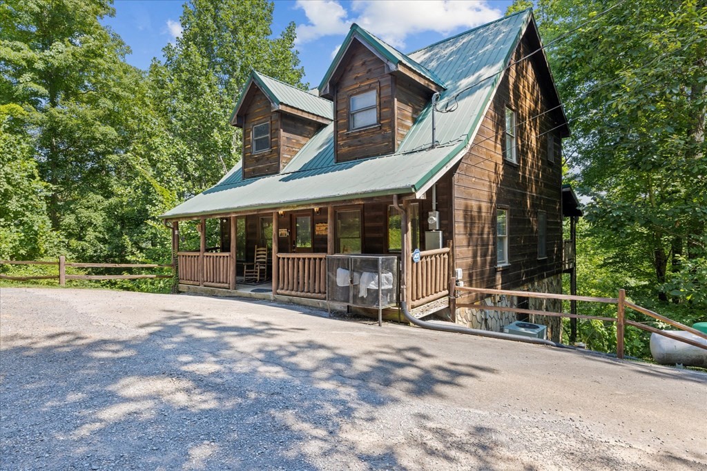 707 Ridgefield Drive Sevierville, TN 37876 - Photo 2 of 25 Gallery Image 2