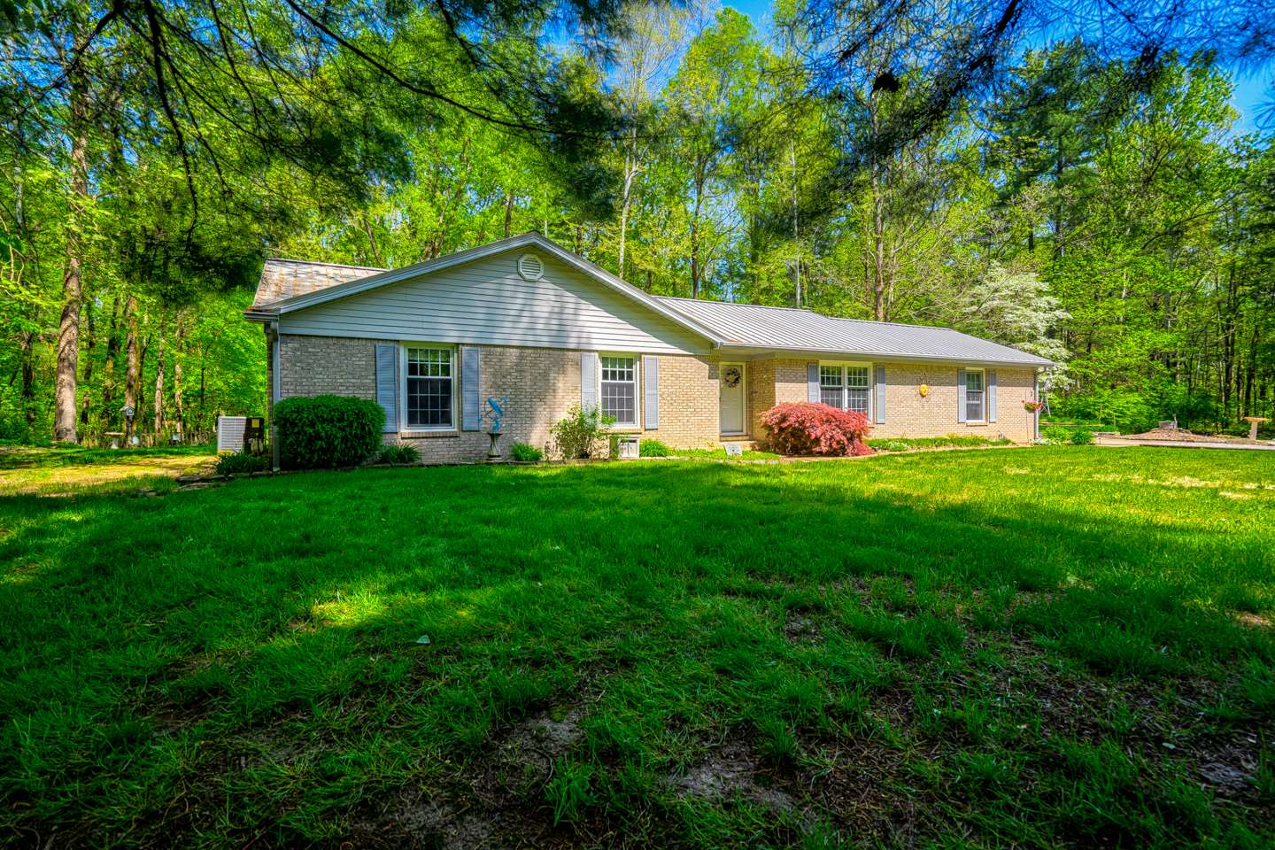 1566 Yankeetown Road Boonville, IN 47601 - Photo 1 of 32 Gallery Image 1