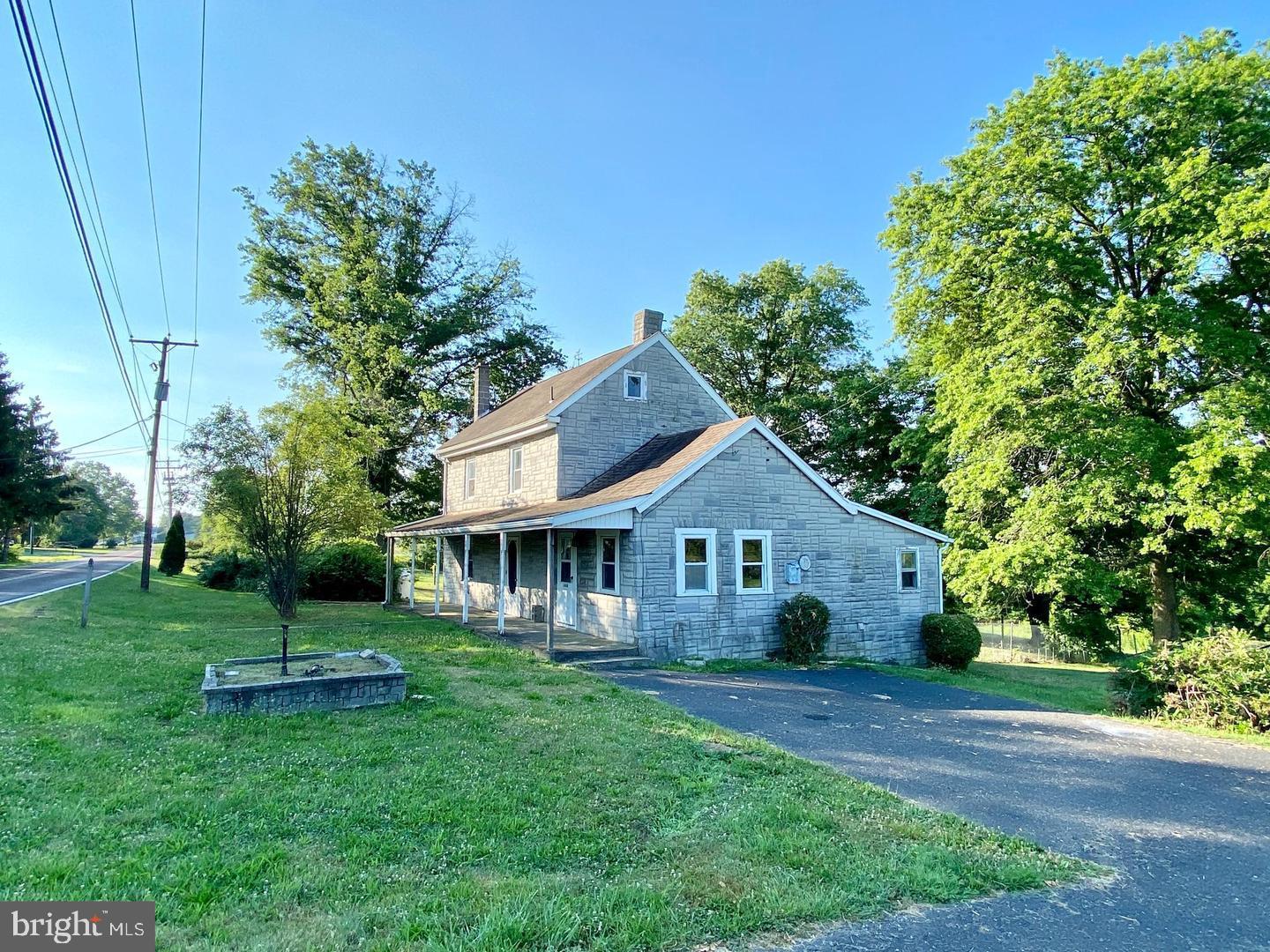 144 West Moyer Road Pottstown, PA 19464 - Photo 3 of 33 Gallery Image 3