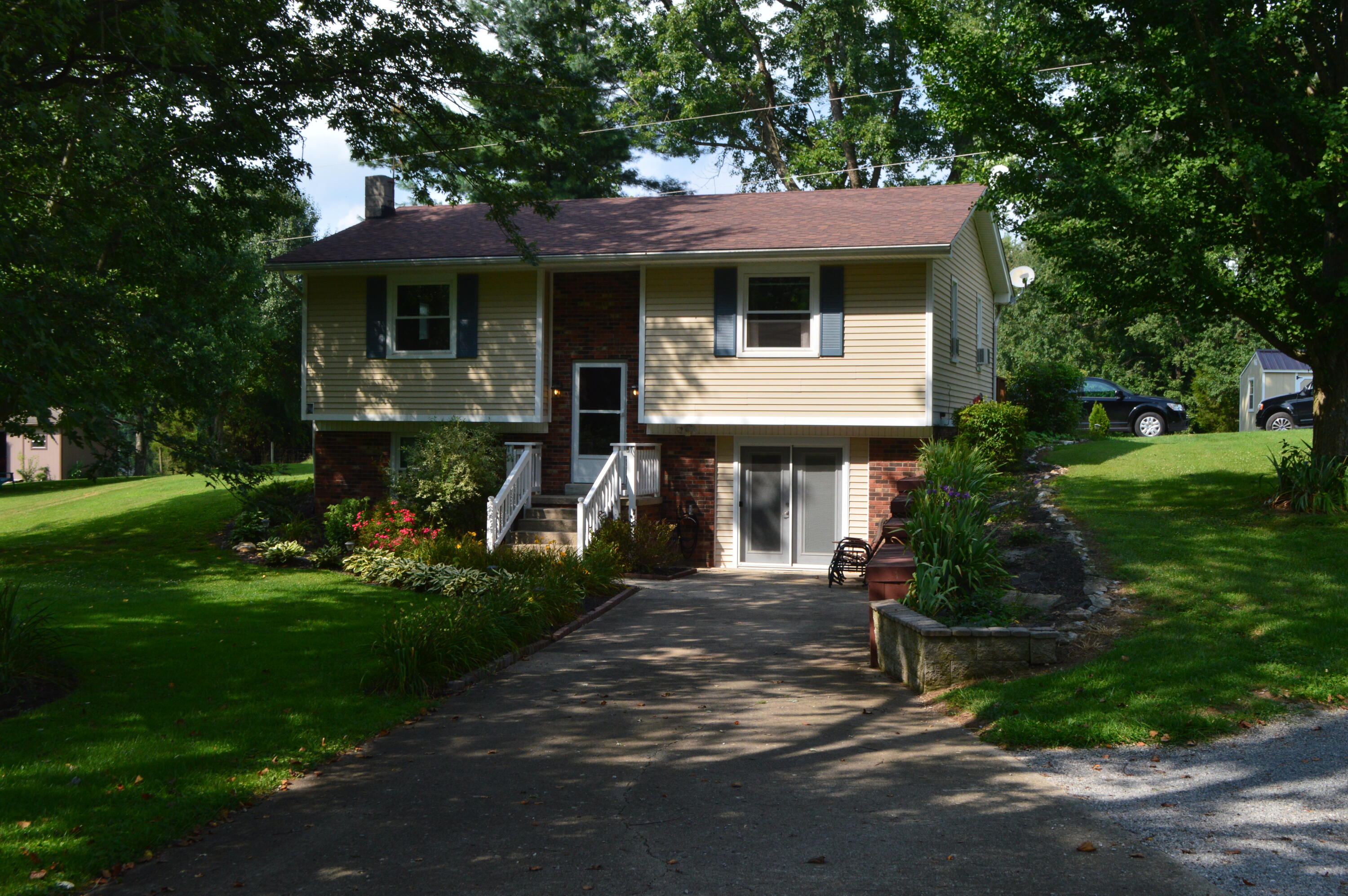 1950 Bluegill Road Danville, KY 40422 - Photo 2 of 32 DSC_0505