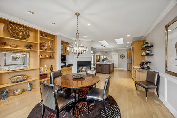 $587,500 | 8711 Berkley Court, Orland Park, IL 60462