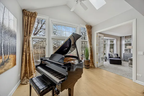 $587,500 | 8711 Berkley Court, Orland Park, IL 60462