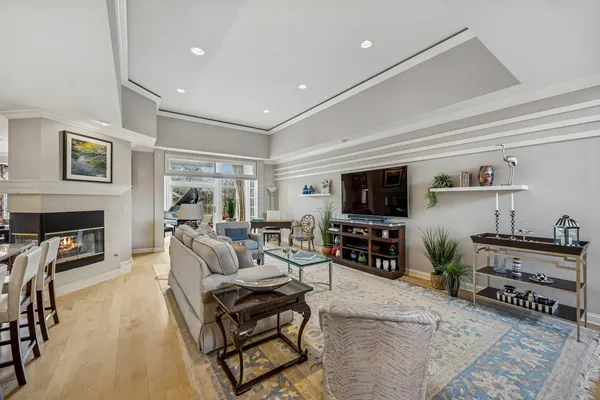 $587,500 | 8711 Berkley Court, Orland Park, IL 60462