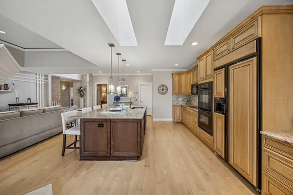 $587,500 | 8711 Berkley Court, Orland Park, IL 60462
