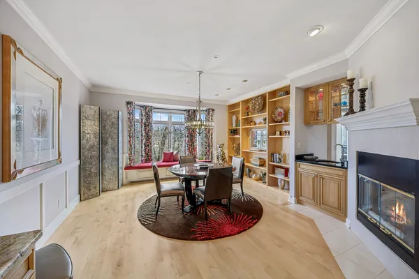 $587,500 | 8711 Berkley Court, Orland Park, IL 60462