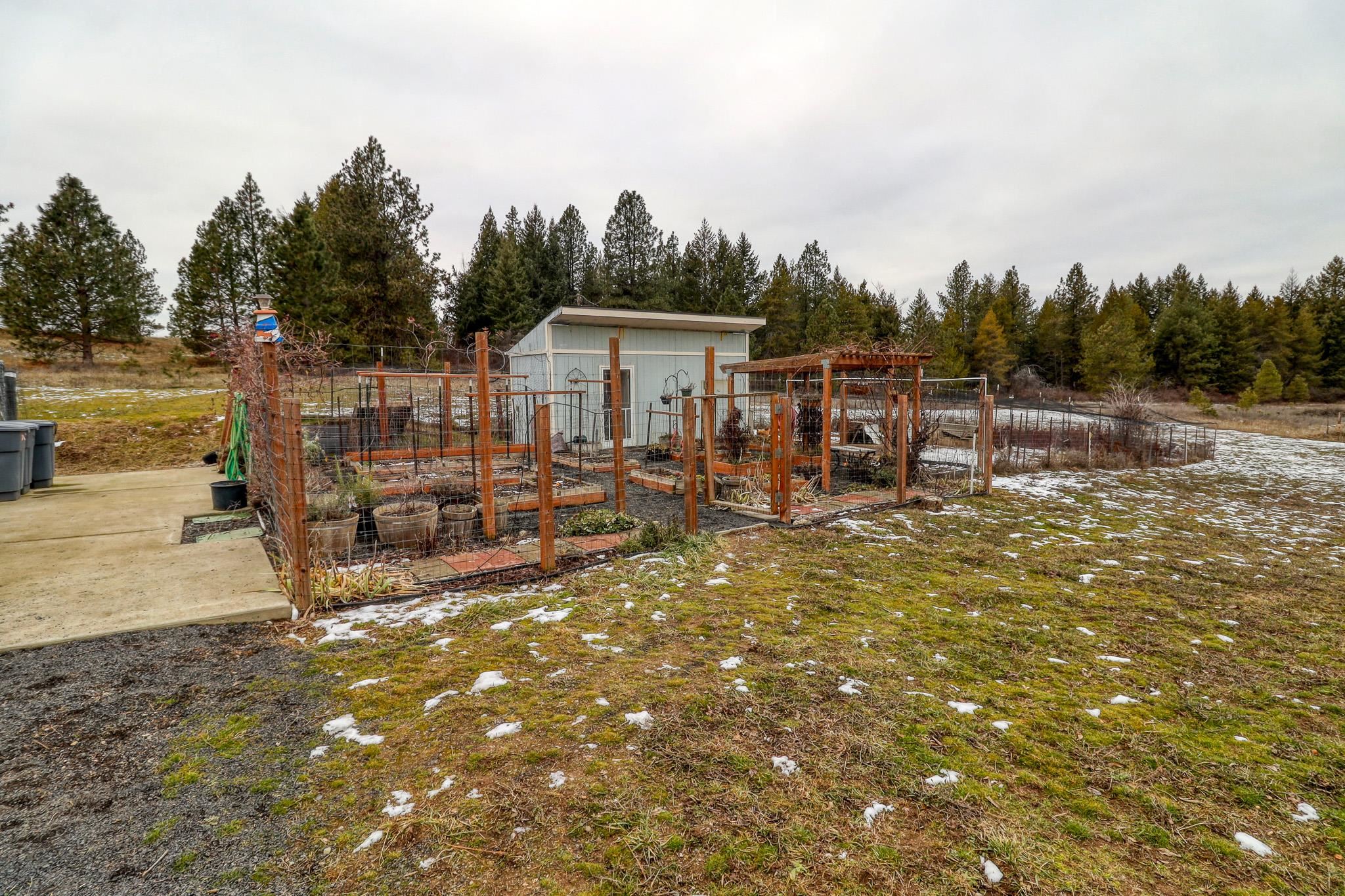 27601 North Scotts Ridge Lane Chattaroy, WA 99003 - Photo 34 of 48