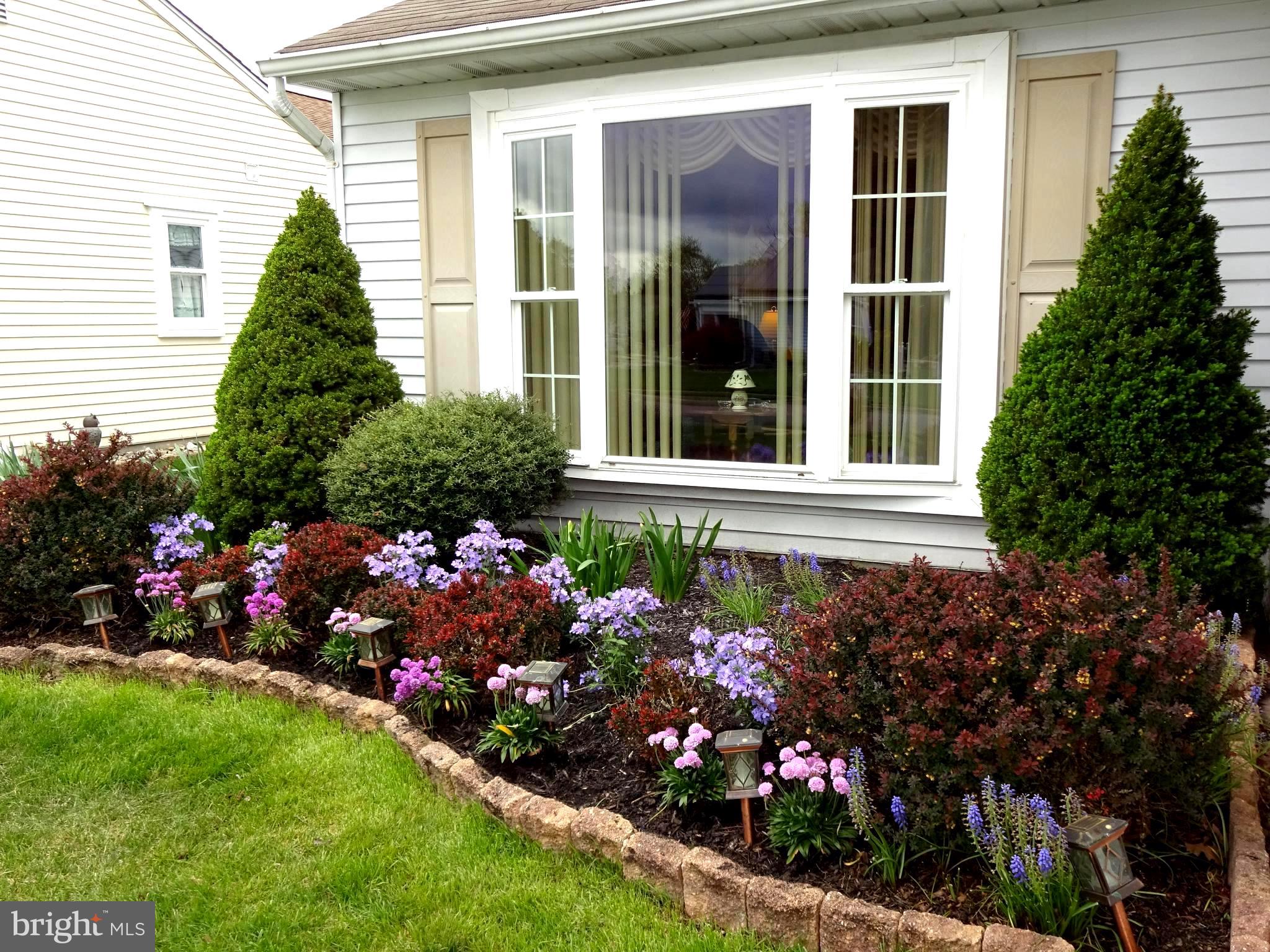 15 Stratford Road Southampton, NJ 08088 - Photo 2 of 35 Beautiful Landscaping & Bow Window