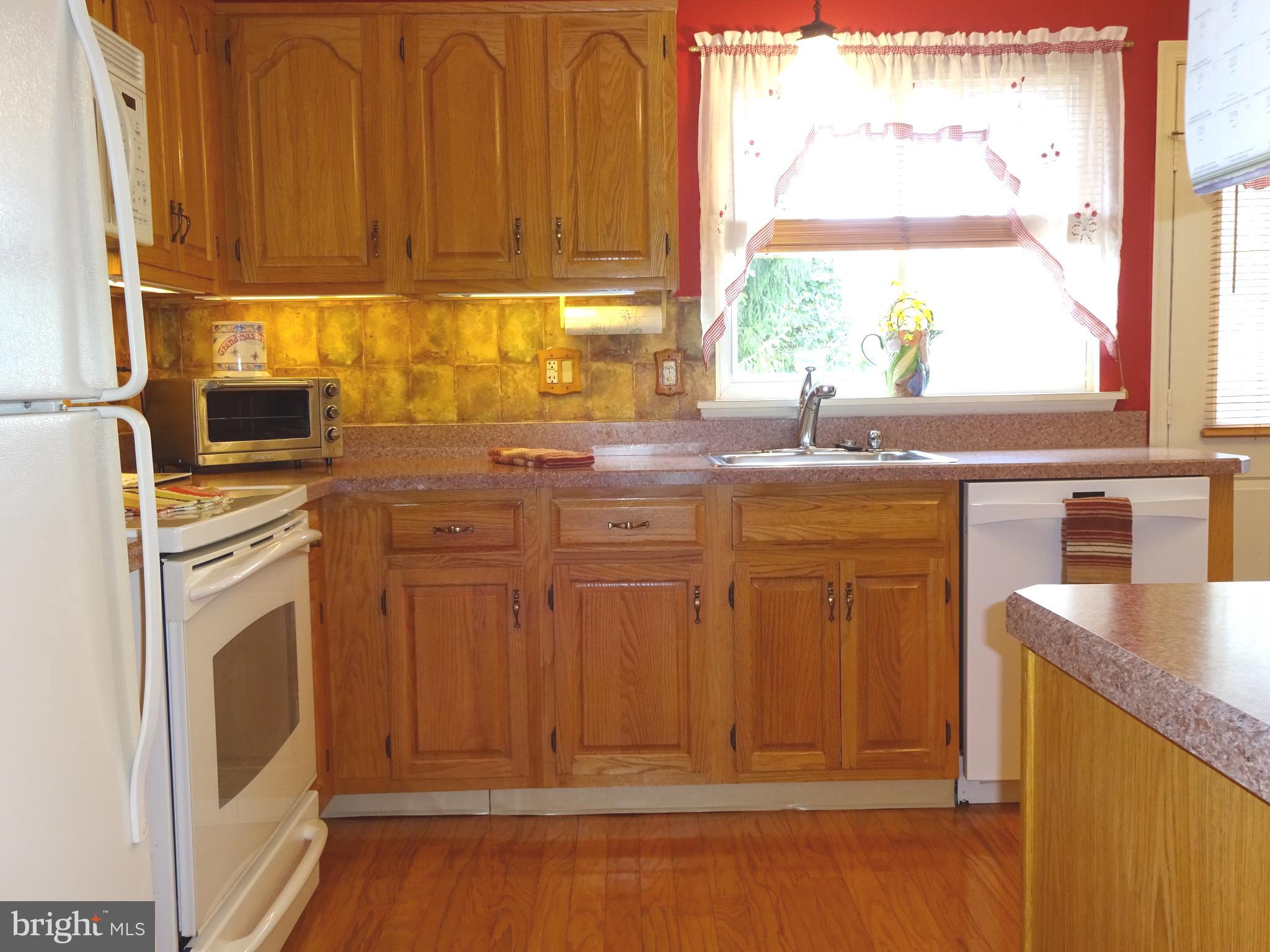 15 Stratford Road Southampton, NJ 08088 - Photo 14 of 35 Efficient Kitchen