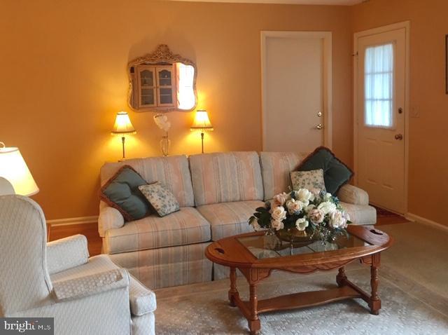 15 Stratford Road Southampton, NJ 08088 - Photo 8 of 35 Spacious Living Room