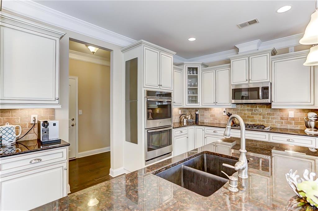 870 Solandra Way Tega Cay, SC 29708 - Photo 14 of 36 Gallery Image 14