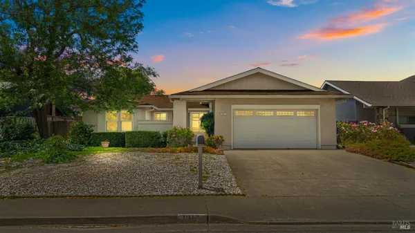$675,000 | 1917 Clydesdale Way, Petaluma, CA 94954