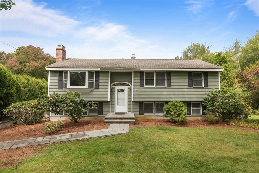 7 Rockpoint Road Southborough, MA 01772 - Photo 1 of 36 Gallery Image 1