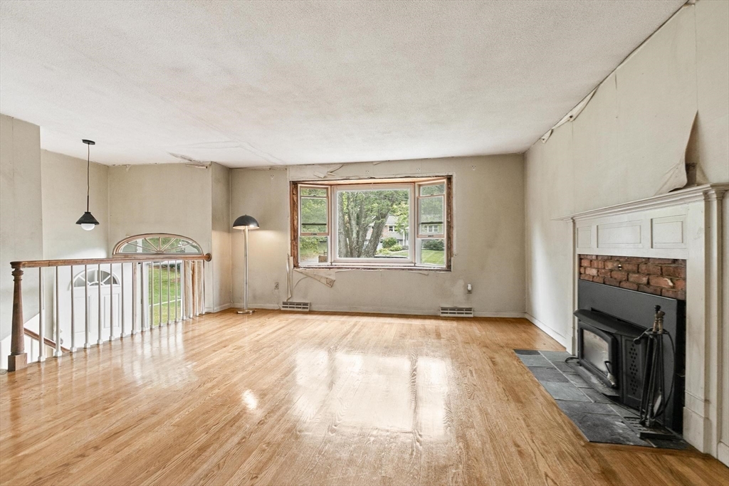 7 Rockpoint Road Southborough, MA 01772 - Photo 13 of 36 Gallery Image 13
