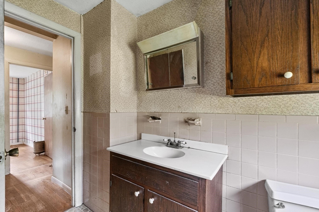 7 Rockpoint Road Southborough, MA 01772 - Photo 15 of 36 Gallery Image 15