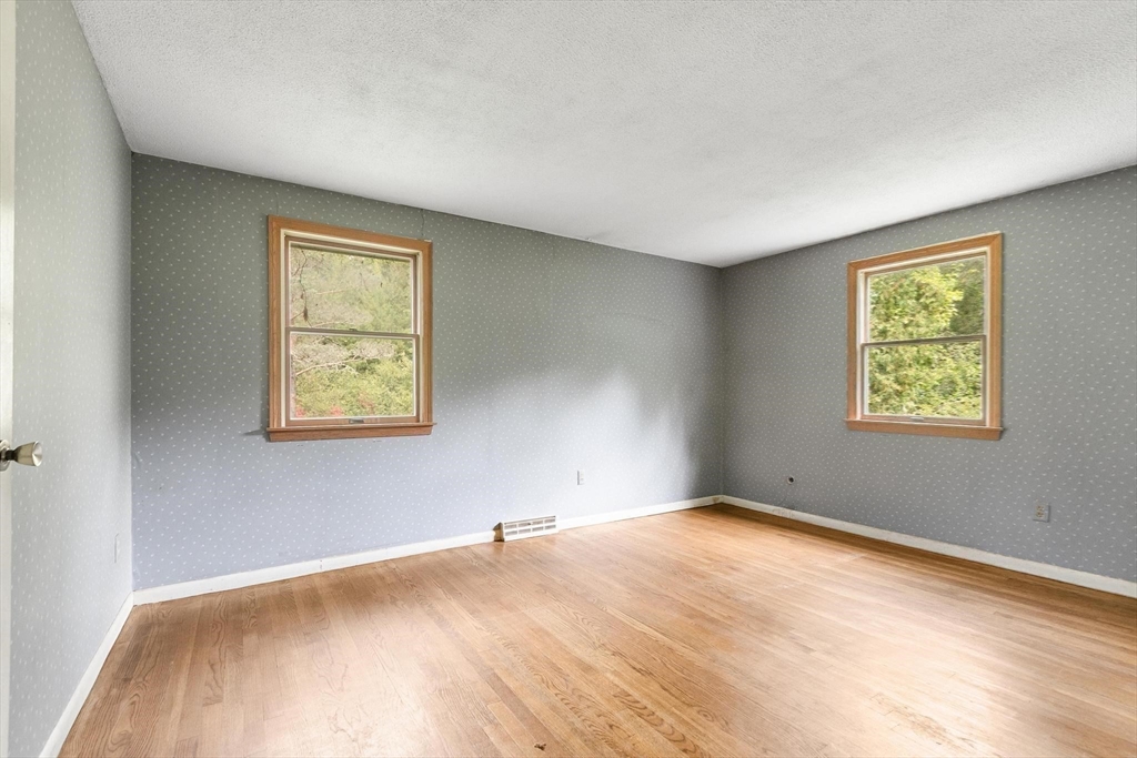 7 Rockpoint Road Southborough, MA 01772 - Photo 16 of 36 Gallery Image 16