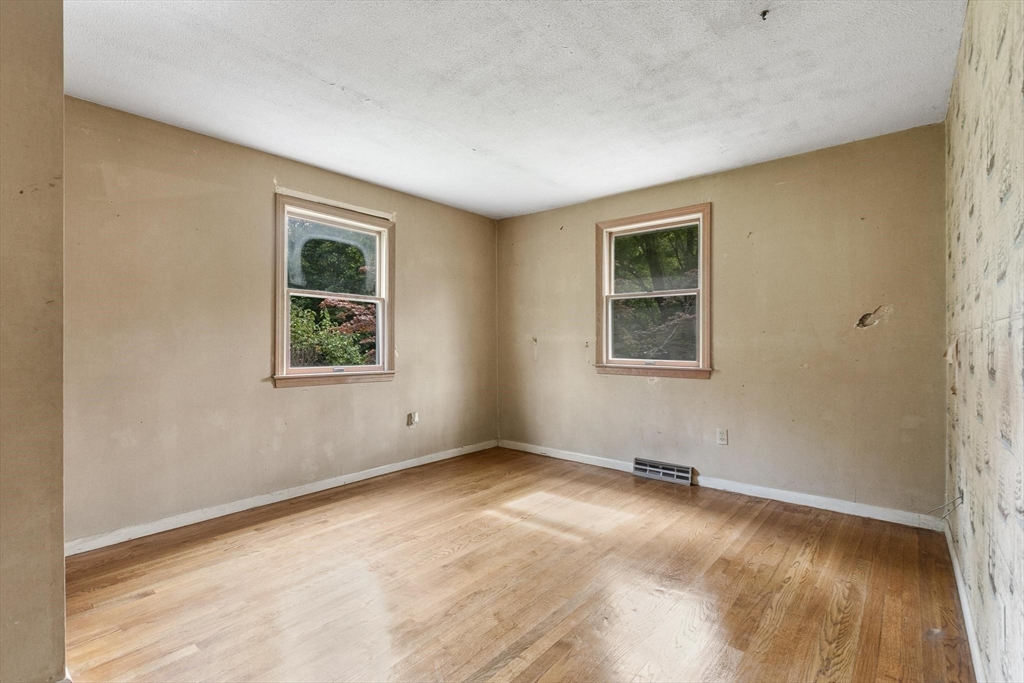 7 Rockpoint Road Southborough, MA 01772 - Photo 18 of 36 Gallery Image 18