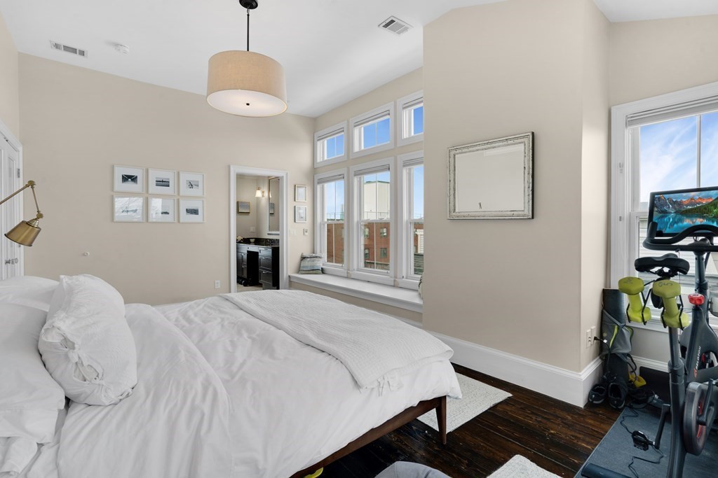 17 Atlantic Street Boston, MA 02127 - Photo 14 of 27