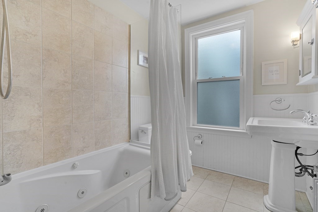 17 Atlantic Street Boston, MA 02127 - Photo 10 of 27