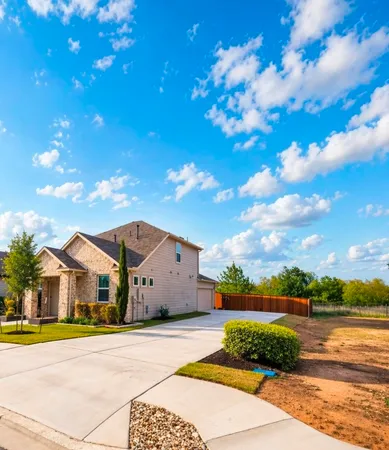 $2,050 | 308 Stinchcomb Road, Hutto, TX 78634