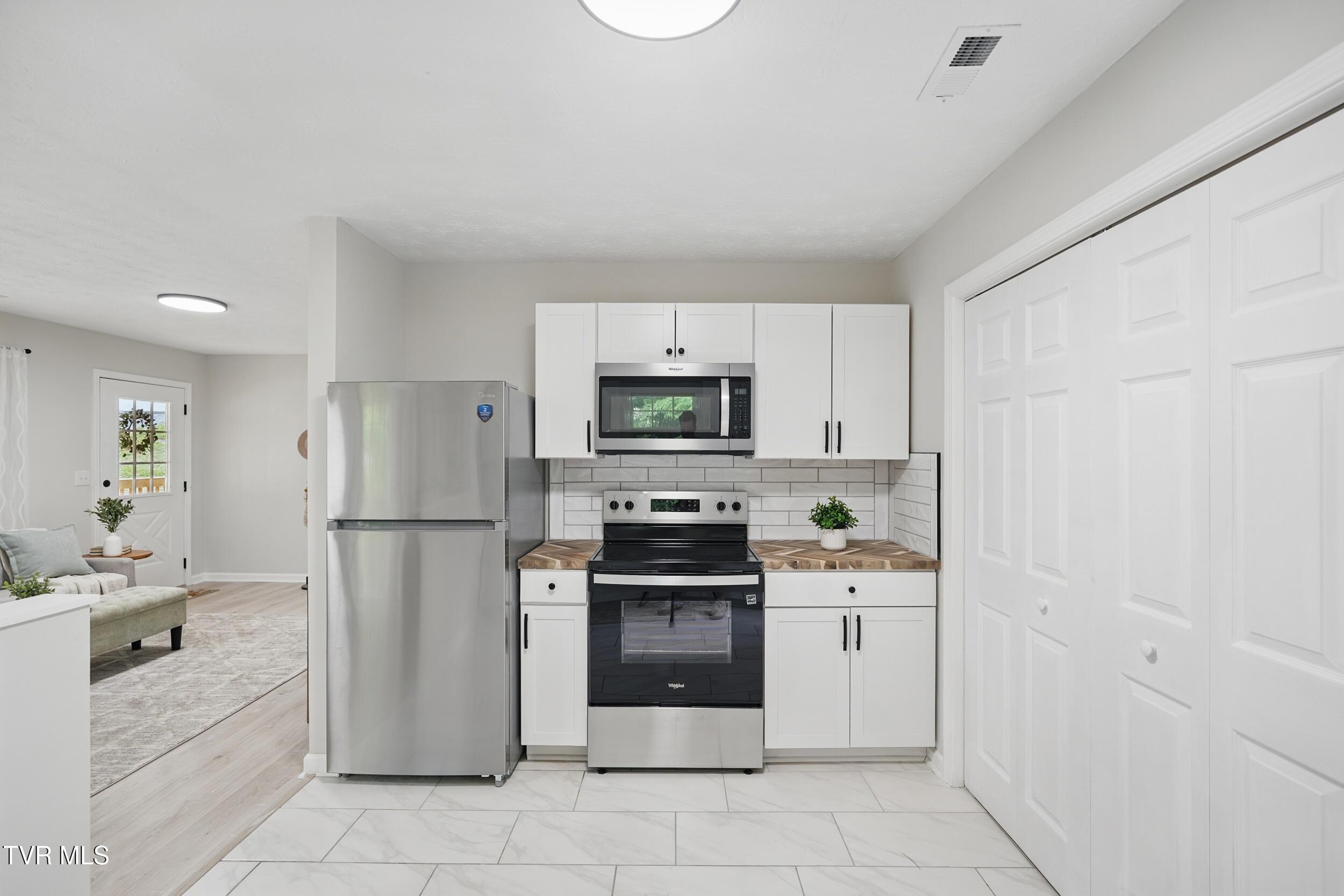 142 Rhody Drive Gray, TN 37615 - Photo 17 of 31 18_dsc05081