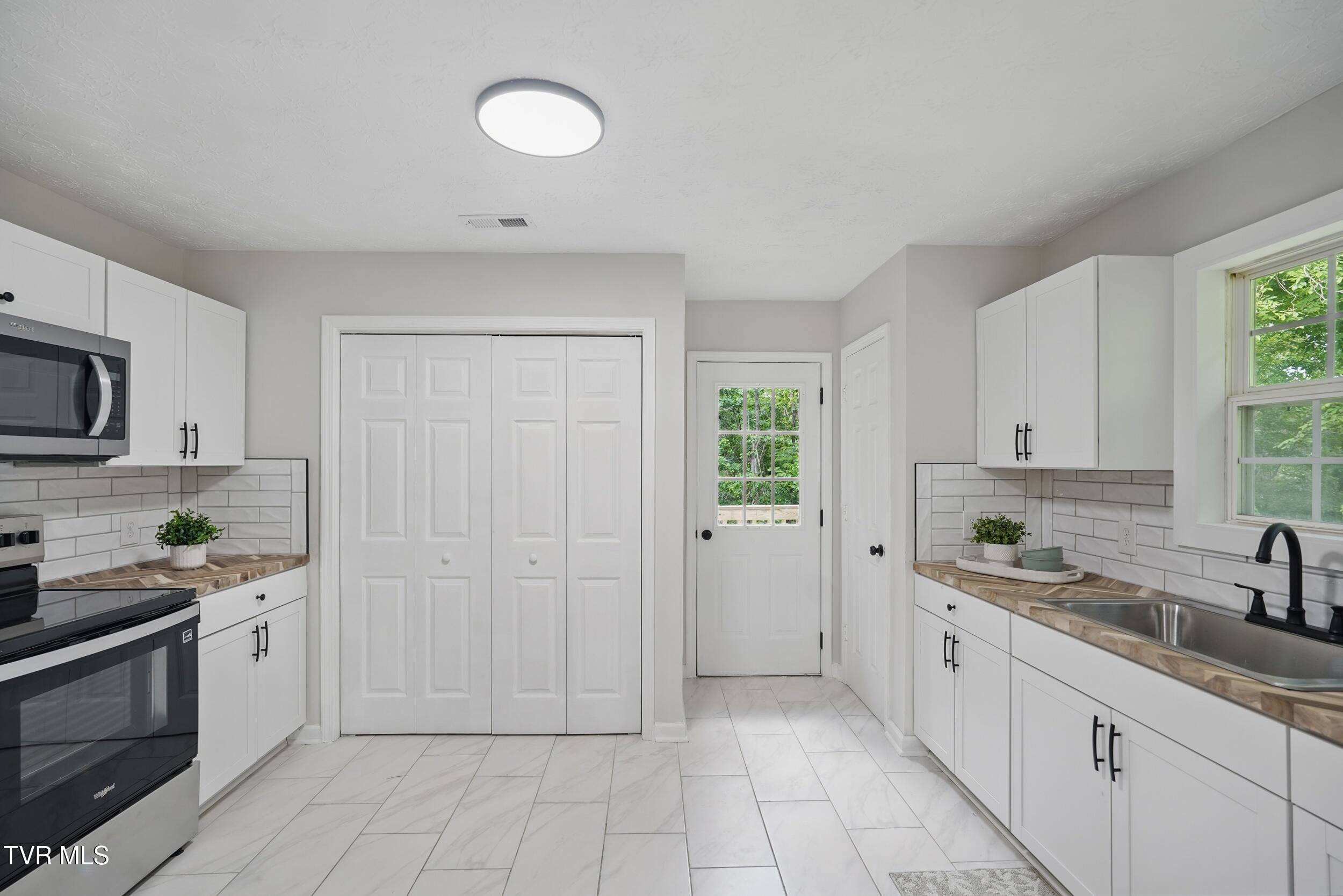 142 Rhody Drive Gray, TN 37615 - Photo 18 of 31 19_dsc05084