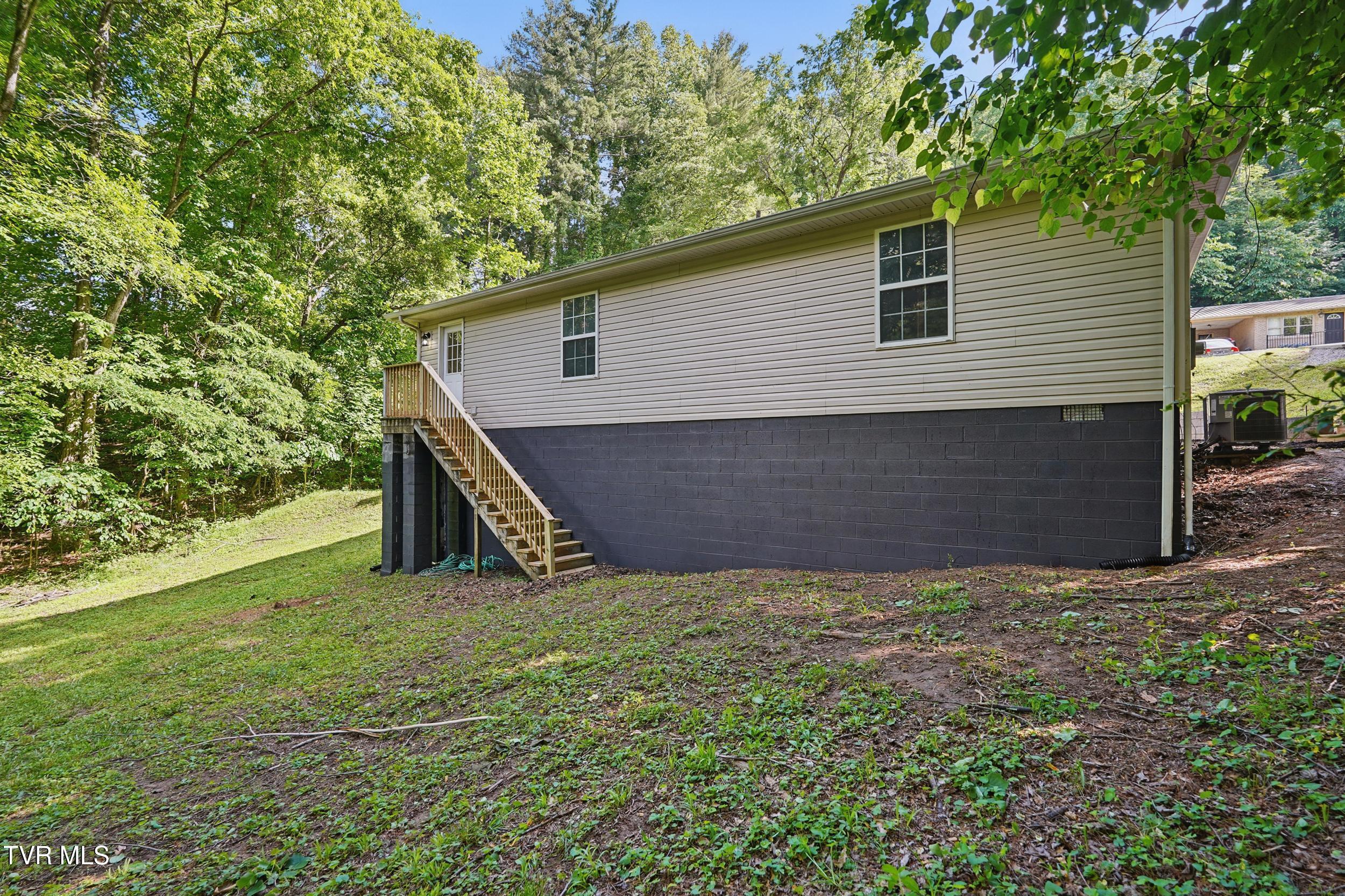 142 Rhody Drive Gray, TN 37615 - Photo 30 of 31 33_dsc05132