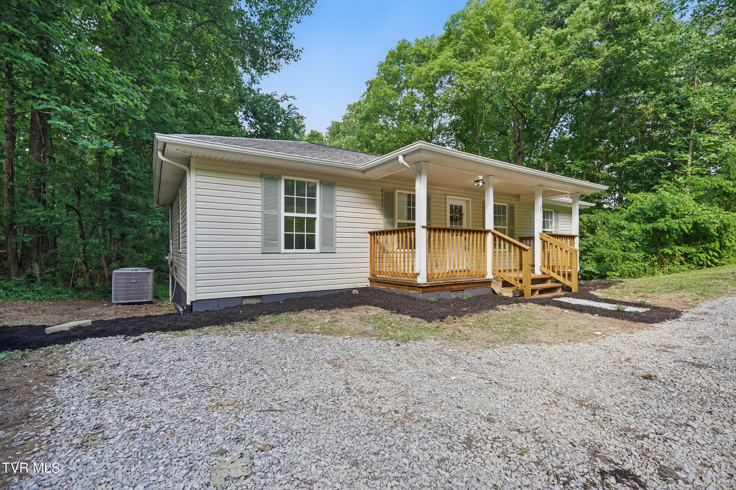 142 Rhody Drive Gray, TN 37615 - Photo 3 of 31 4_dsc05141