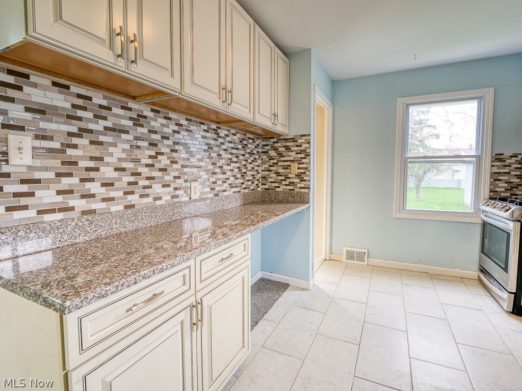 6025 Smith Road Brook Park, OH 44142 - Photo 7 of 35