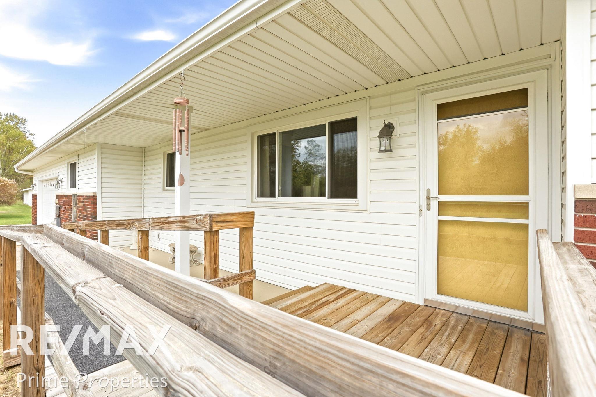 4301 Curtis Road Birch Run, MI 48415 - Photo 6 of 59 50208296-784d8d75-3db7-425d-b829-7bec9049e5b3.JPG