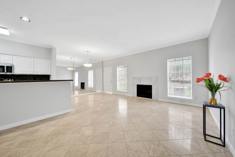 7299 Regency Square Court, Unit 7299 Houston, TX 77036 - Photo 5 of 20