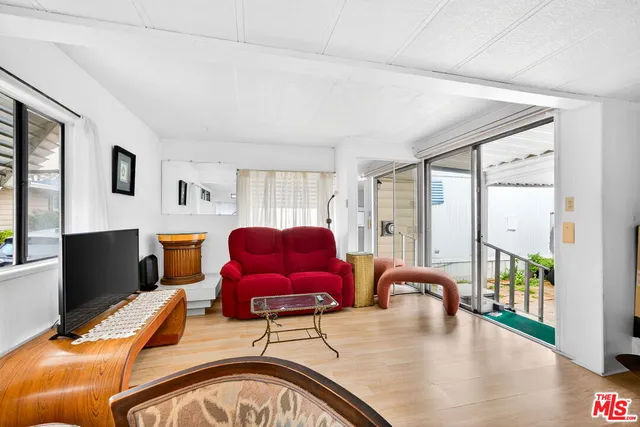 $214,999 | 11250 Playa Street, Unit 43, Culver City, CA 90230