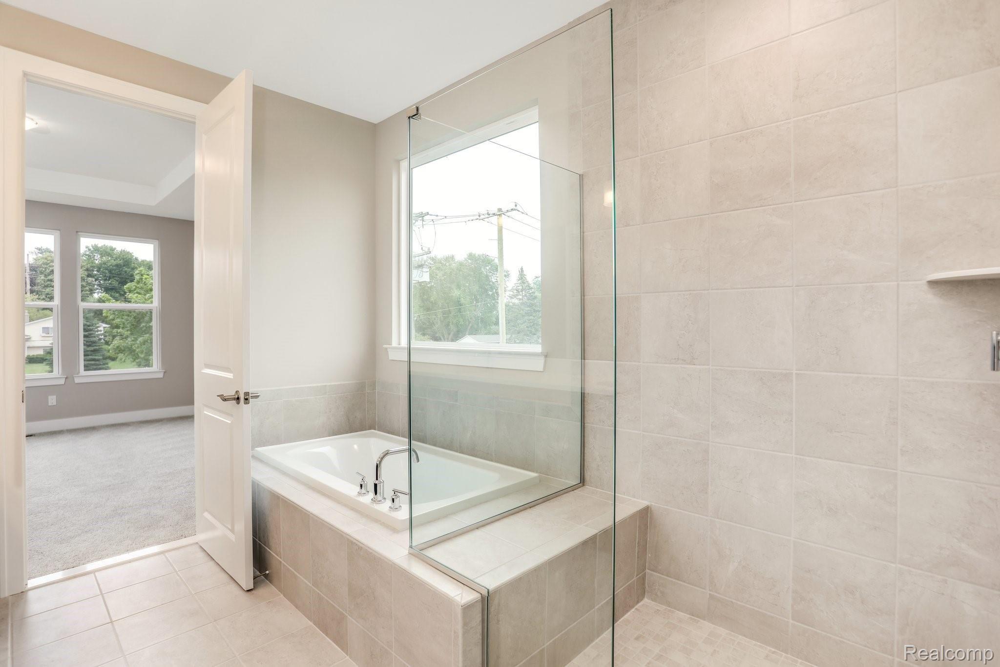 208 Mulberry Lane Rochester, MI 48309 - Photo 21 of 28 23-web-or-mls-208 Mullberry Lane Rochester Hills0023.jpg